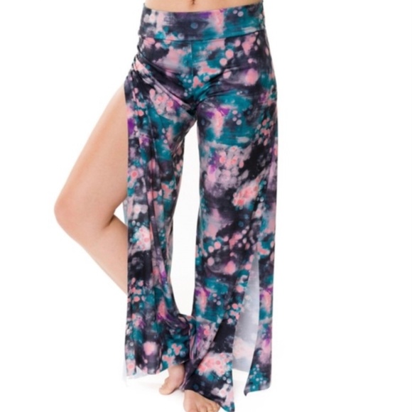 Onzie Pants - Onzie Pura Vida Yoga gypsy flare pants with slit
